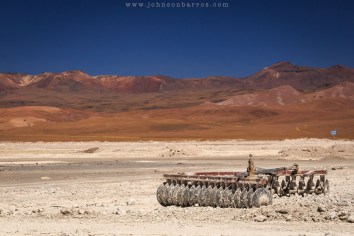 Atividade mineradora no Salar Capina